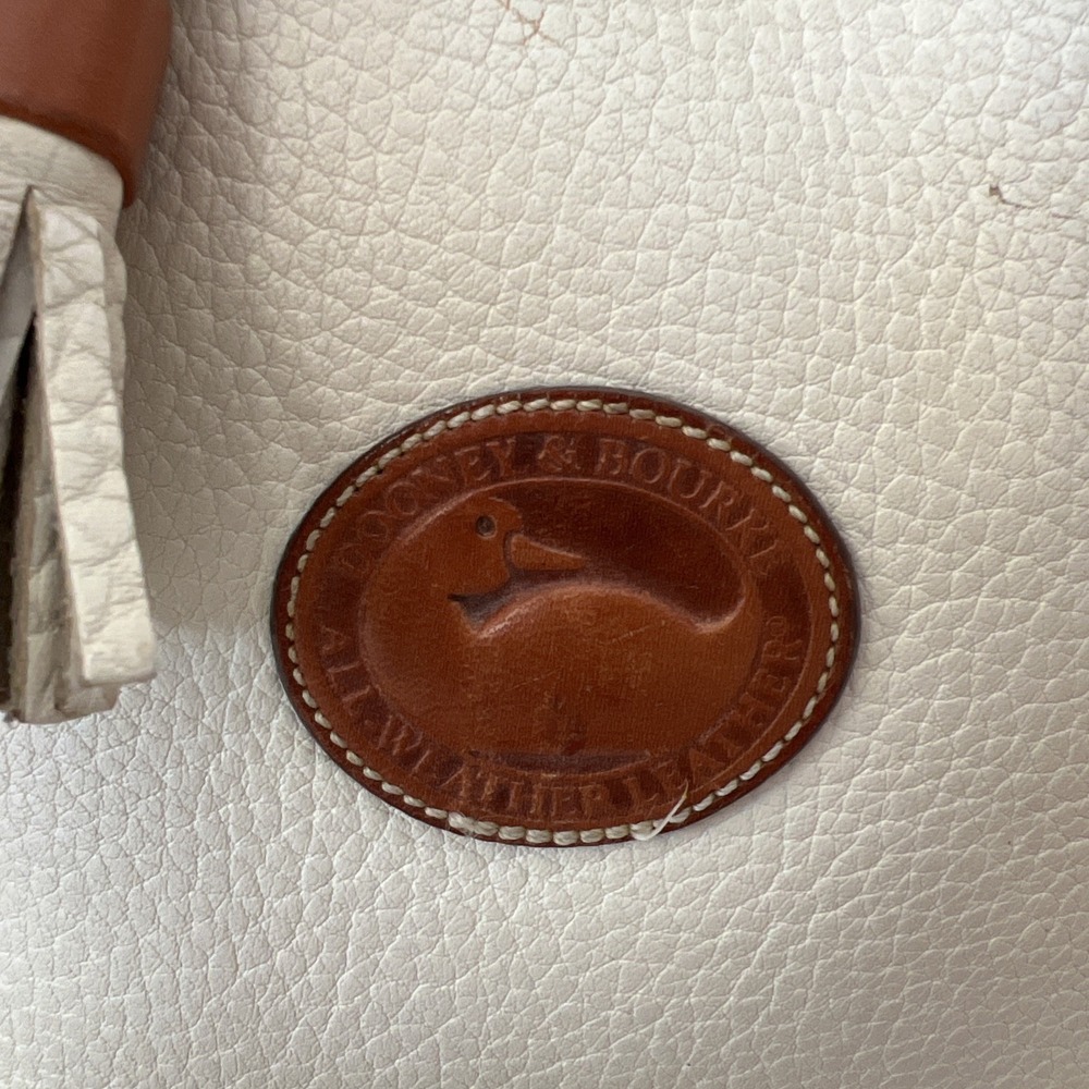 Dooney & Bourke Vintage Leather Drawstring Bucket Bag White Tan Tassel USA VTG - Picture 3 of 13